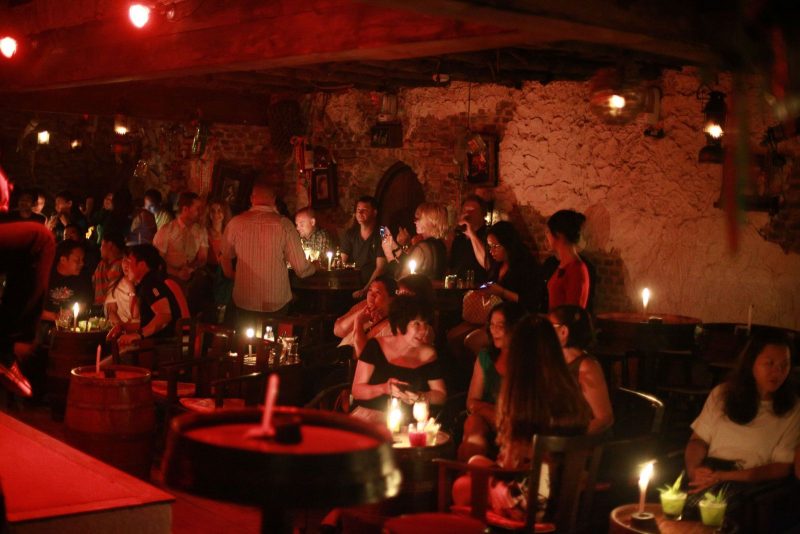 quán bar tây ở sài gòn quán bar tây ở sài gòn