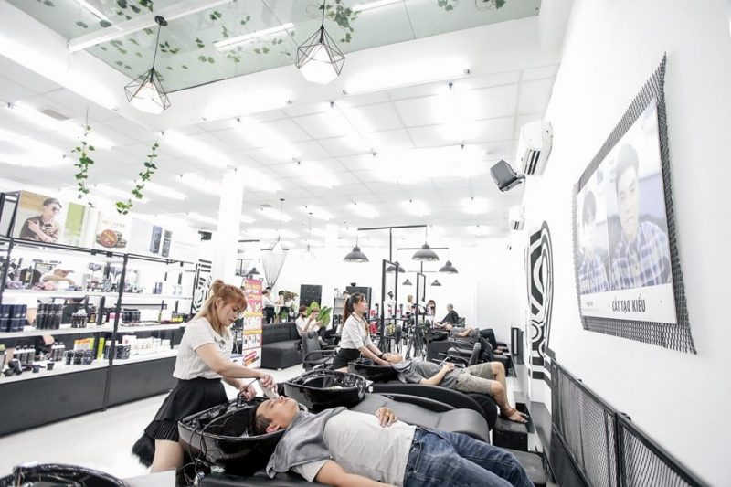 10 tiệm cắt tóc nam nữ đẹp nổi tiếng nhất TP HCM hiện nay