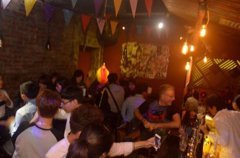 Pub Tây ở Hà Nội Pub Tây ở Hà Nội