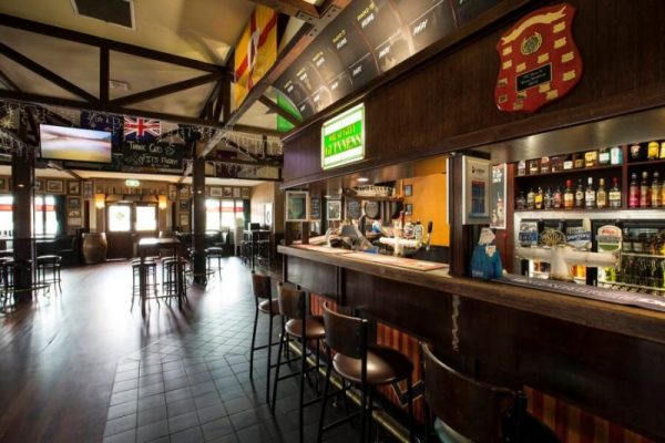 Quán bar tây ở Hà Nội