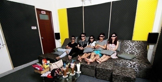 quán cà phê xem phim ở Sài Gòn quán cà phê xem phim ở Sài Gòn